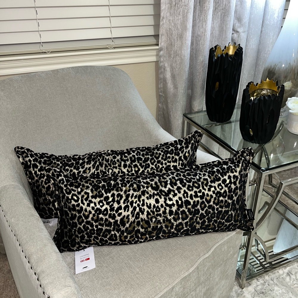 2-NWT CALDEIRA LEOPARD DESIGN
DECORATIVE PILLOWS (Price is for 2 pillows)